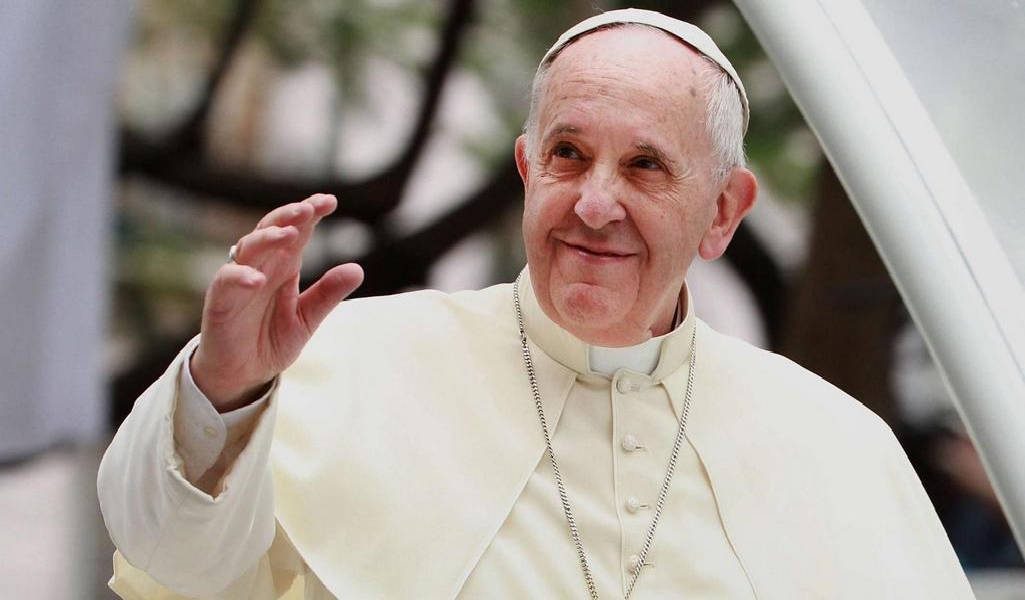 El Papa Francisco invita a recuperar “el sentido de la adoración” al Santísimo.