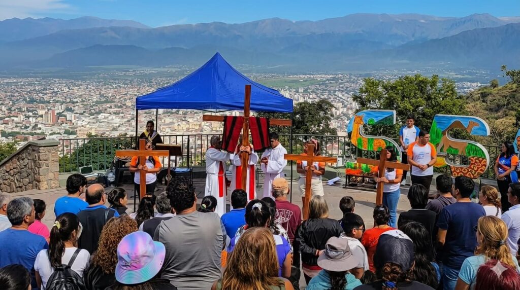 “Por Tu Cruz compartida, somos pueblo que camina”